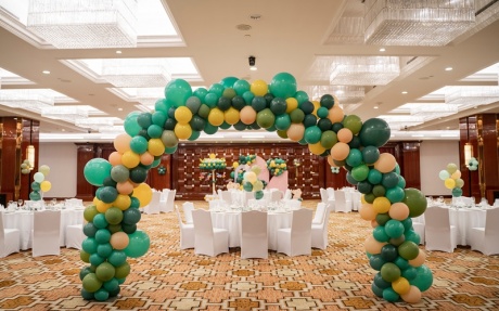 兴荣厅 [ 最大20桌 · 高3.4m · 4个柱子 ·  ]